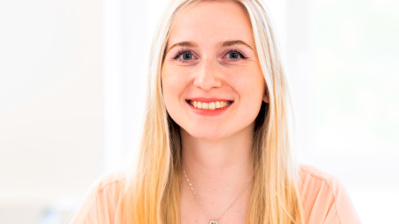 Silke (student of economics) is primarily responsible for the website as a student trainee