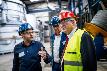 minister visits voestalpine Wire Germany